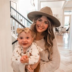 Meet your Posher, Desseya